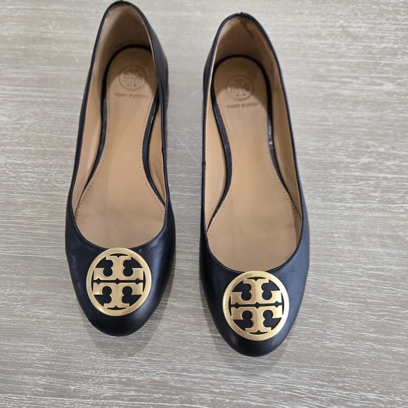 Tory Burch Black Leather Flats with Gold Emblem - Picture 2 of 8